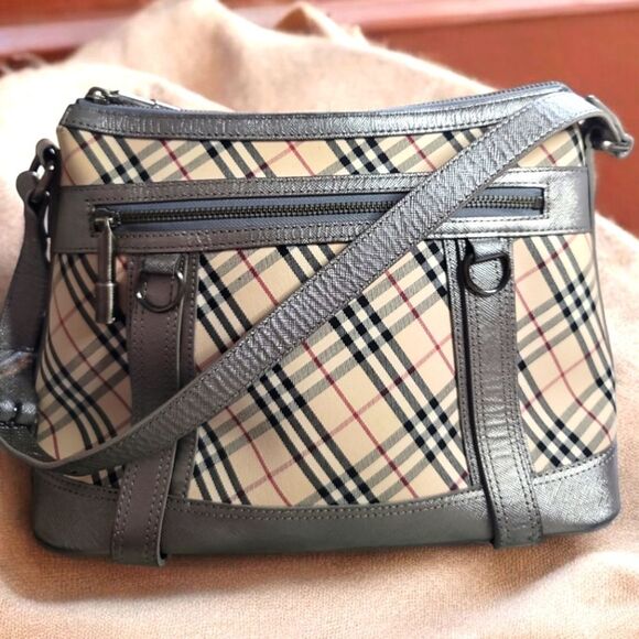 BURBERRY Silver House Check Canvas Tote Medium in Box in Great Condition - Picture 2 of 13